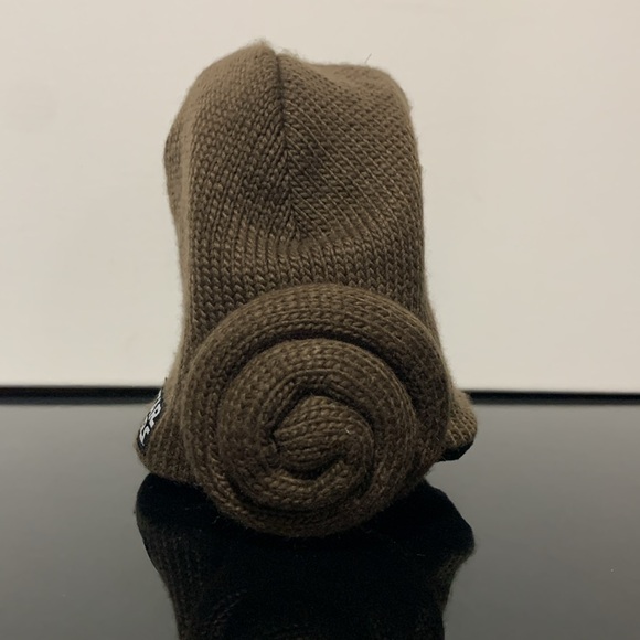 Star Wars Princess Leia Bun Fleece Knit Hat 100% Acrylic - Picture 3 of 7